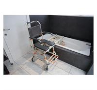 Chaise de bain ShowerBuddy avec fonction d'inclinaison et rail de transfert